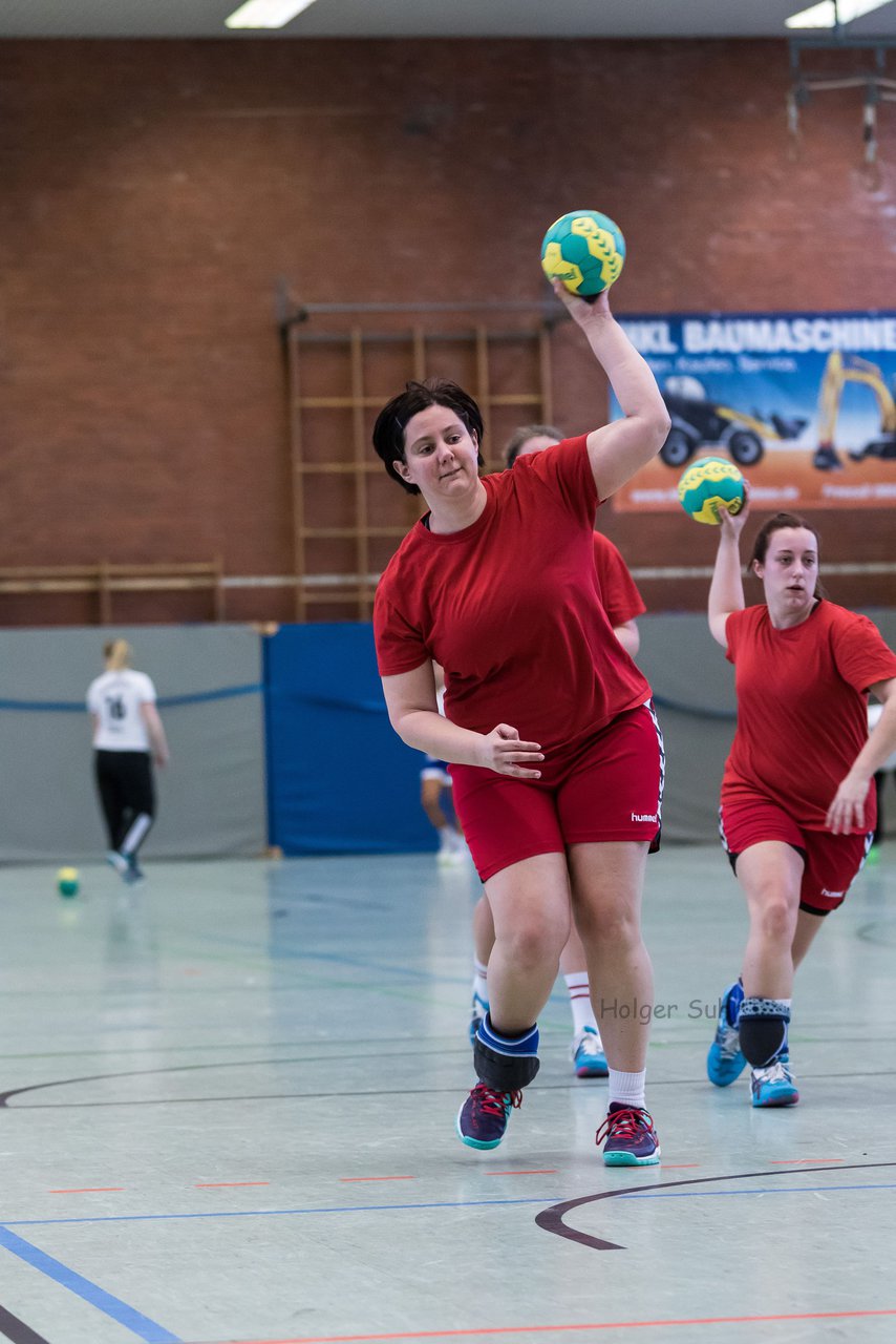 Bild 122 - Frauen Barmstedter TS - Buedelsdorfer TSV : Ergebnis: 26:12